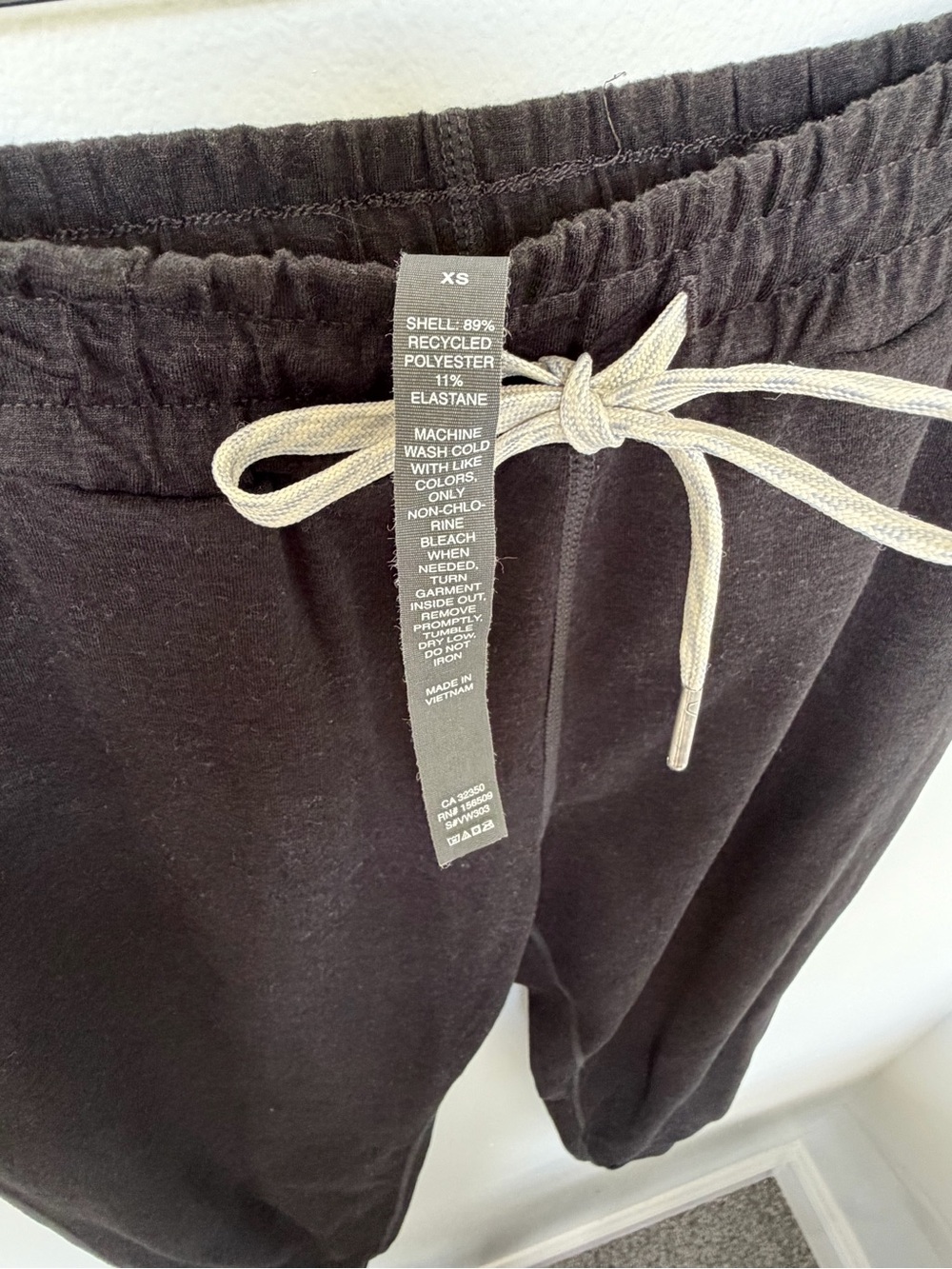 Vuori Performance Jogger - Picture 5 of 6